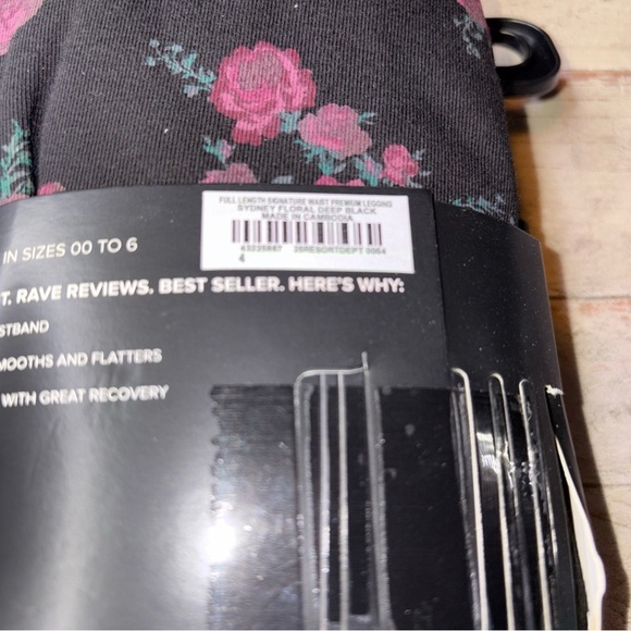 Torrid  Full Length Signature Waist Premium Leggings Sydney Floral Black 4X - Picture 9 of 14